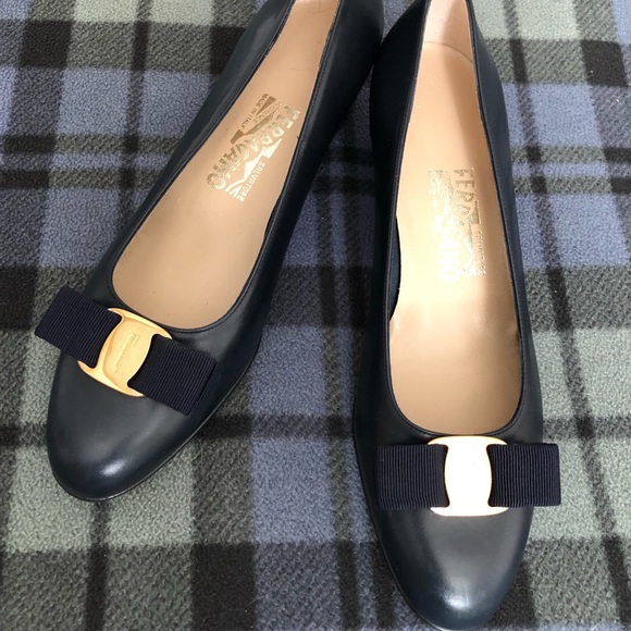 Salvatore Ferragamo Shoes - Salvatore Ferragamo Navy Leather Vara Bow Pump 8B